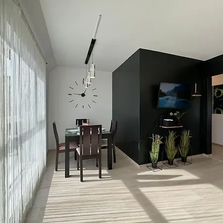 Panoramic View Near Airport דירה סופיה