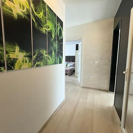 Apartment Panoramic View Near Airport *